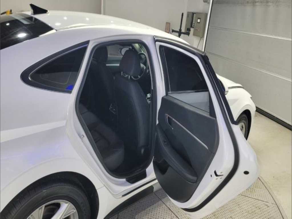 HYUNDAI Sonata - Vista 12