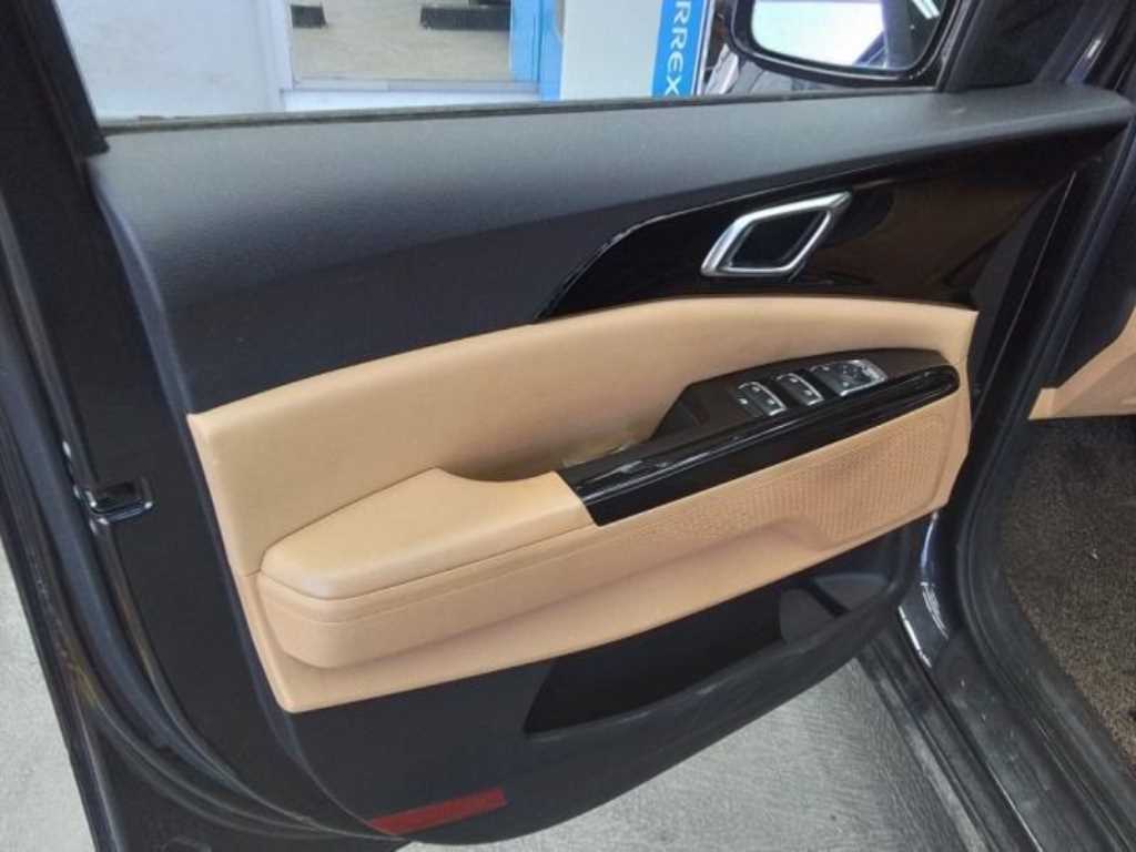 KIA Carnival - Vista 10