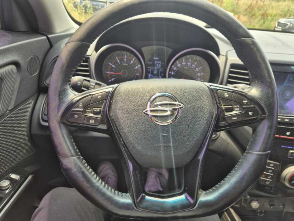 Ssangyong Tivoli - Vista 11