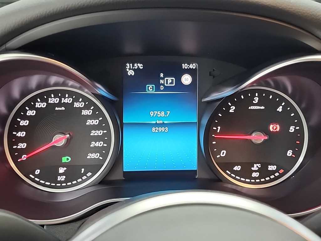Mercedes Benz C Class - Vista 8