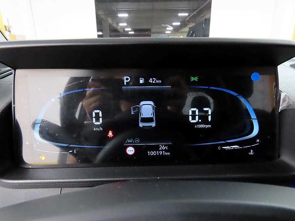 HYUNDAI Casper - Vista 10