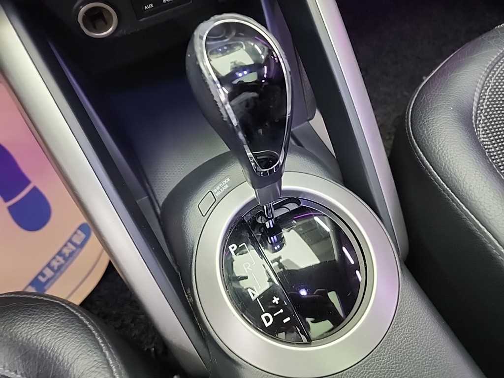 HYUNDAI Veloster - Vista 10