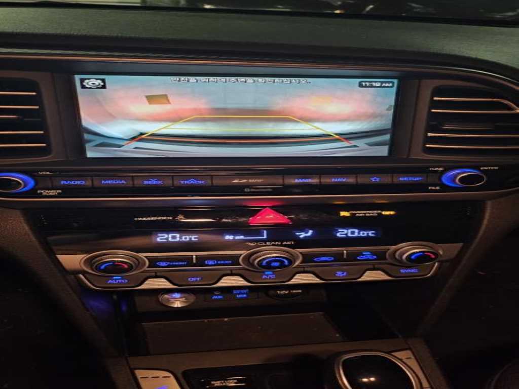 HYUNDAI Avante - Vista 8