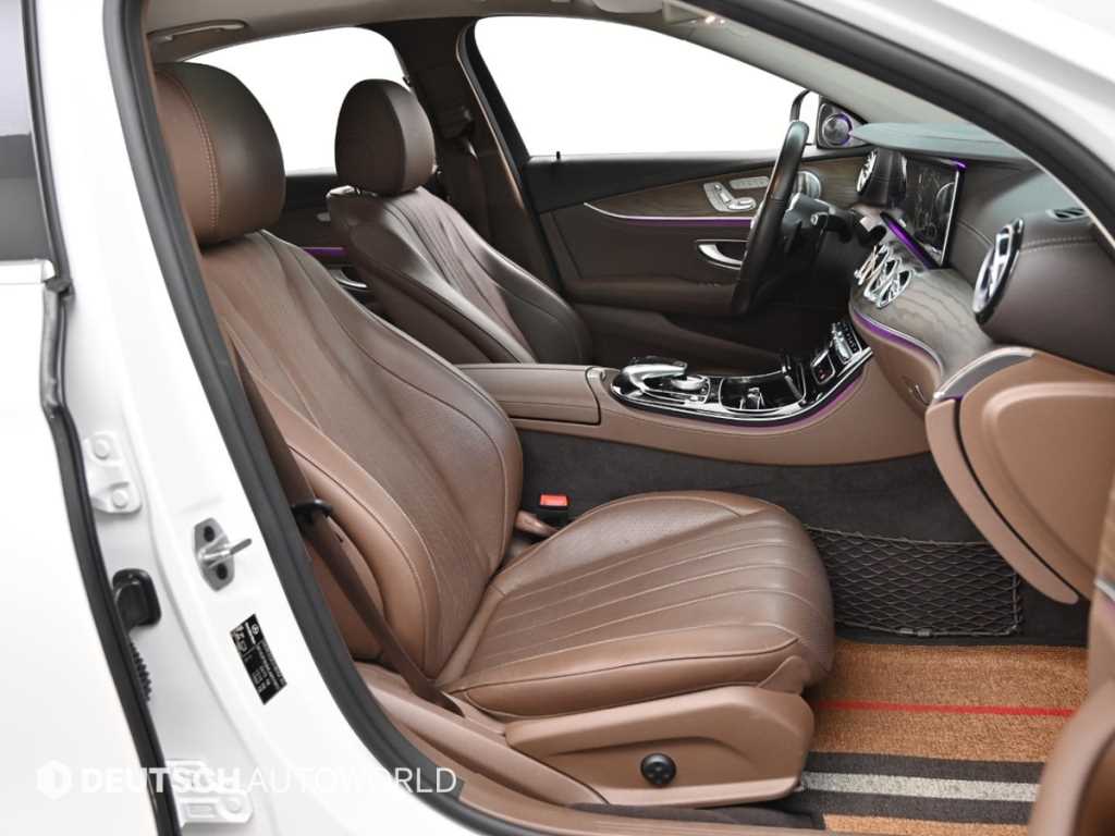 Mercedes Benz E class - Vista 12