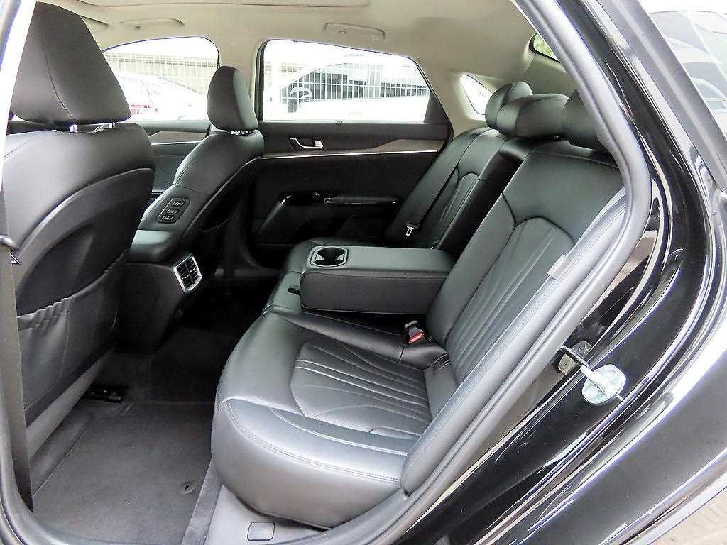 KIA K5 - Vista 8