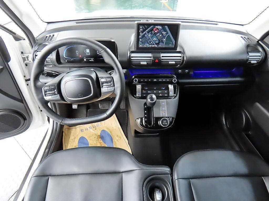 HYUNDAI Casper - Vista 10