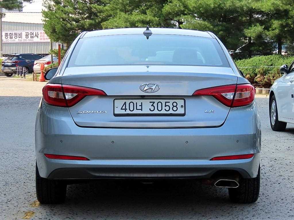 HYUNDAI Sonata - Vista 6