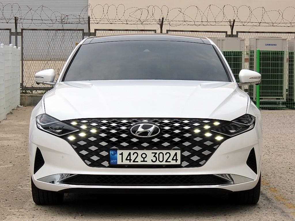 HYUNDAI Grandeur - Vista 2