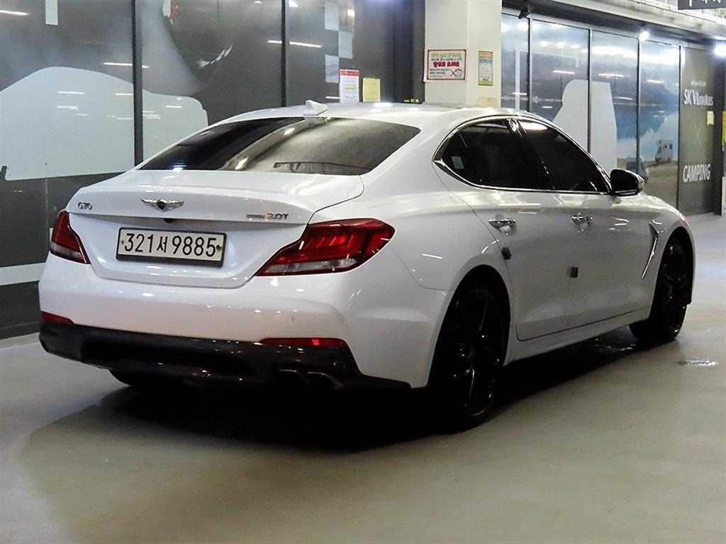 Genesis G70 - Vista 6