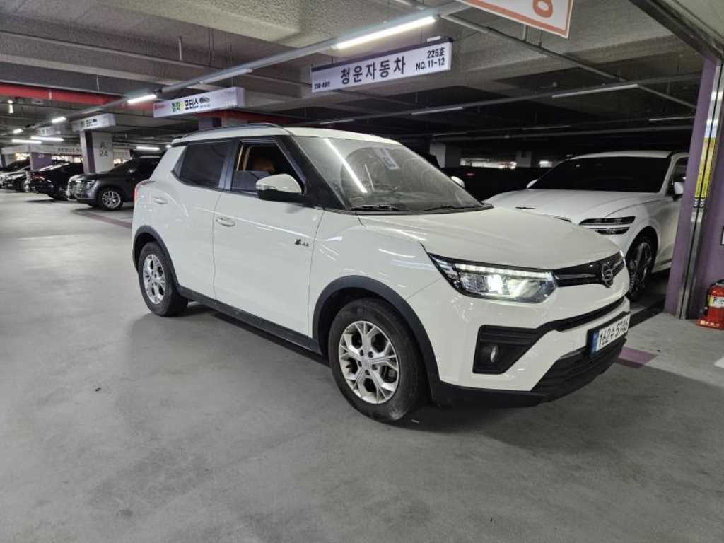 Ssangyong Tivoli - Vista 2