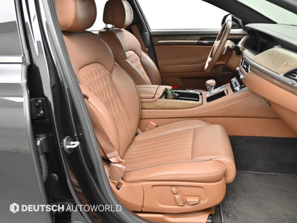 Genesis G90 - Vista 12