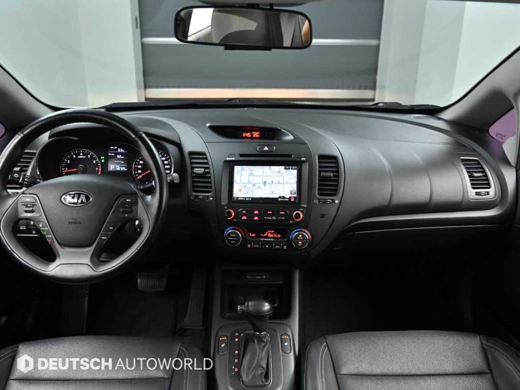 KIA K3 - Vista 9