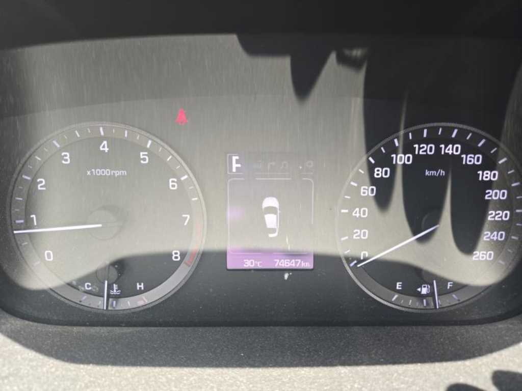 HYUNDAI Sonata - Vista 3