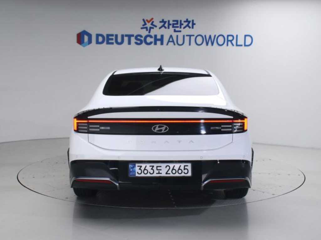 HYUNDAI Sonata - Vista 6
