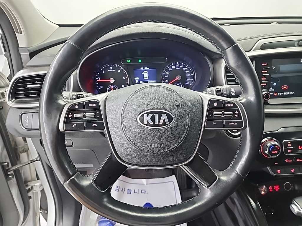 KIA Sorento - Vista 9