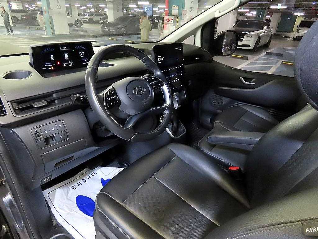 HYUNDAI Staria - Vista 12