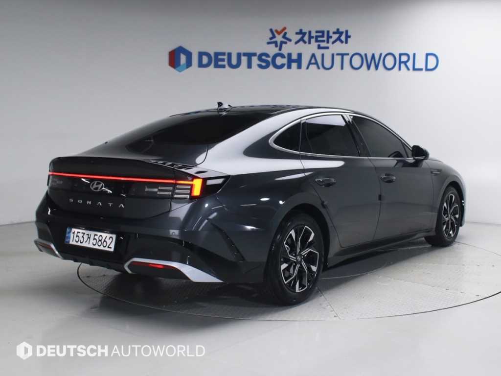 HYUNDAI Sonata - Vista 2