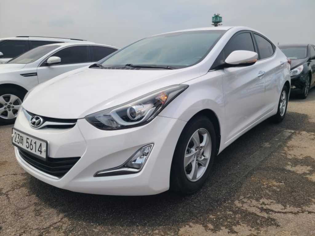 HYUNDAI Avante - Vista 2