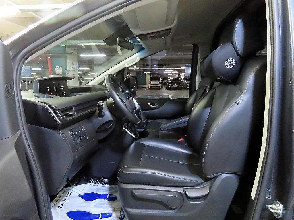 HYUNDAI Staria - Vista 8