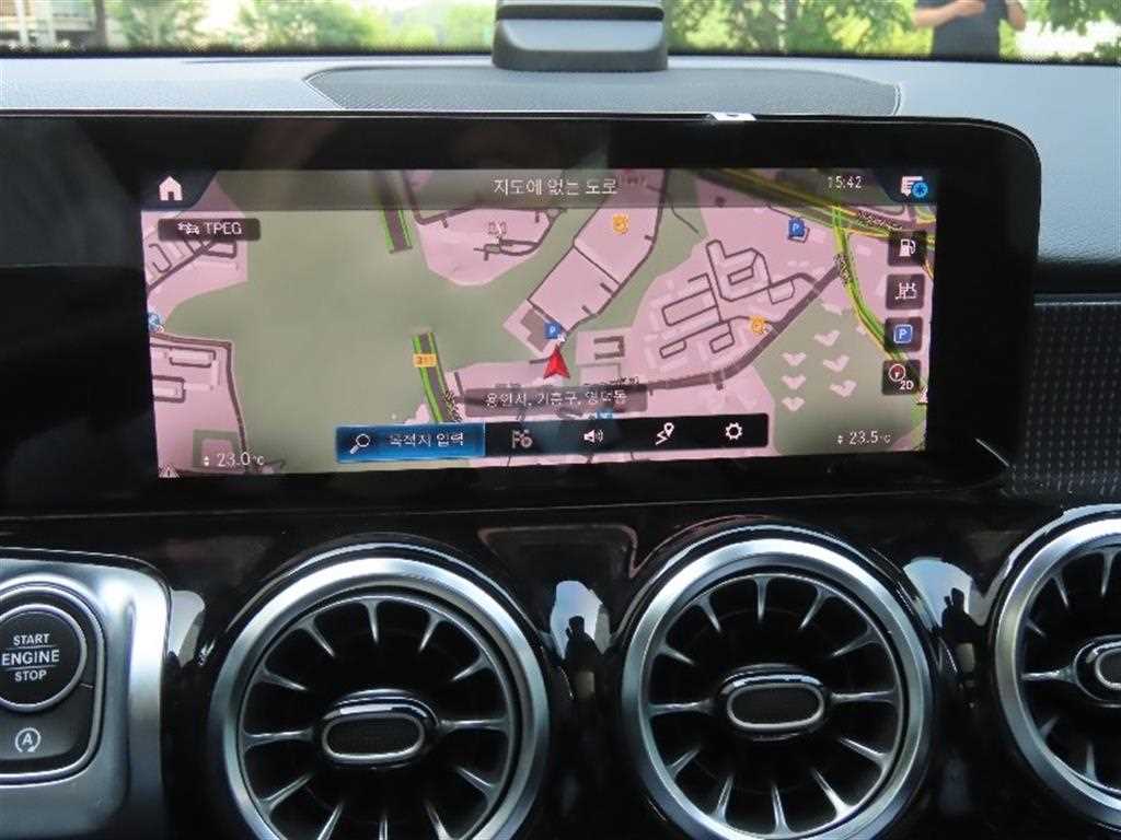 Mercedes Benz GLB Class - Vista 11