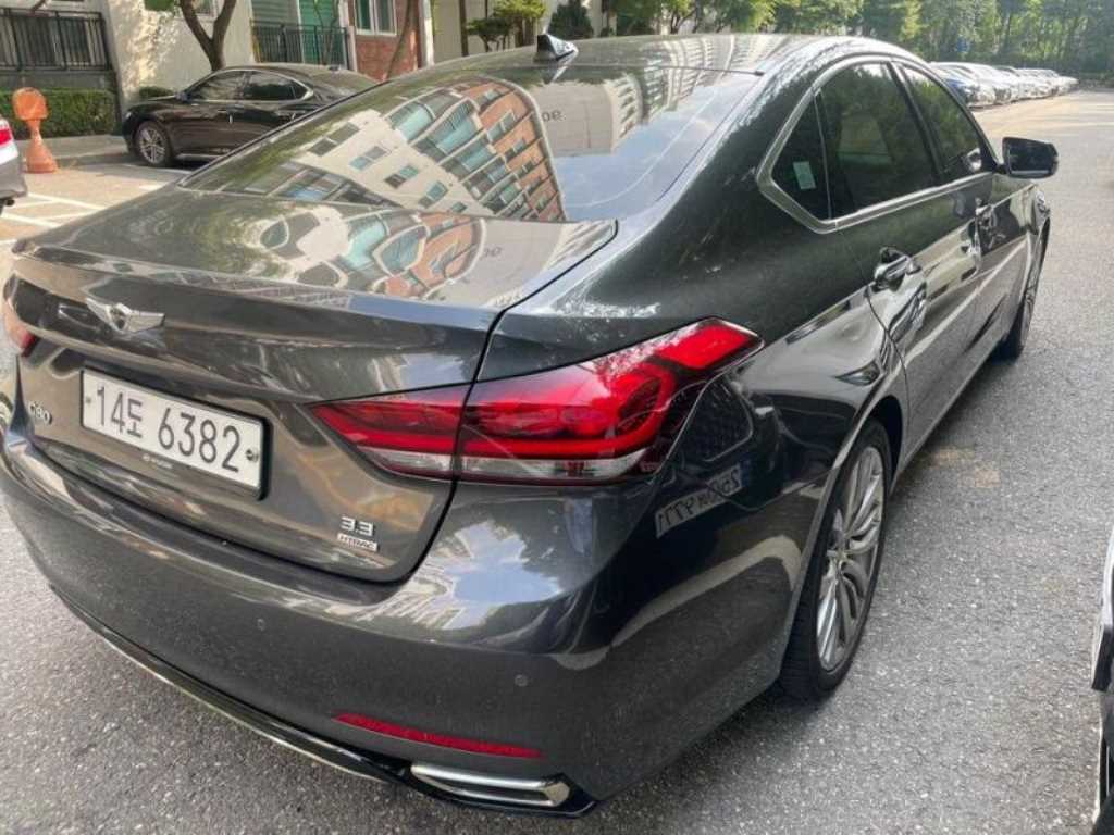 Genesis G80 - Vista 9