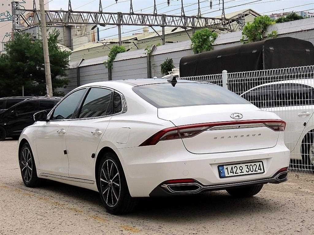 HYUNDAI Grandeur - Vista 6