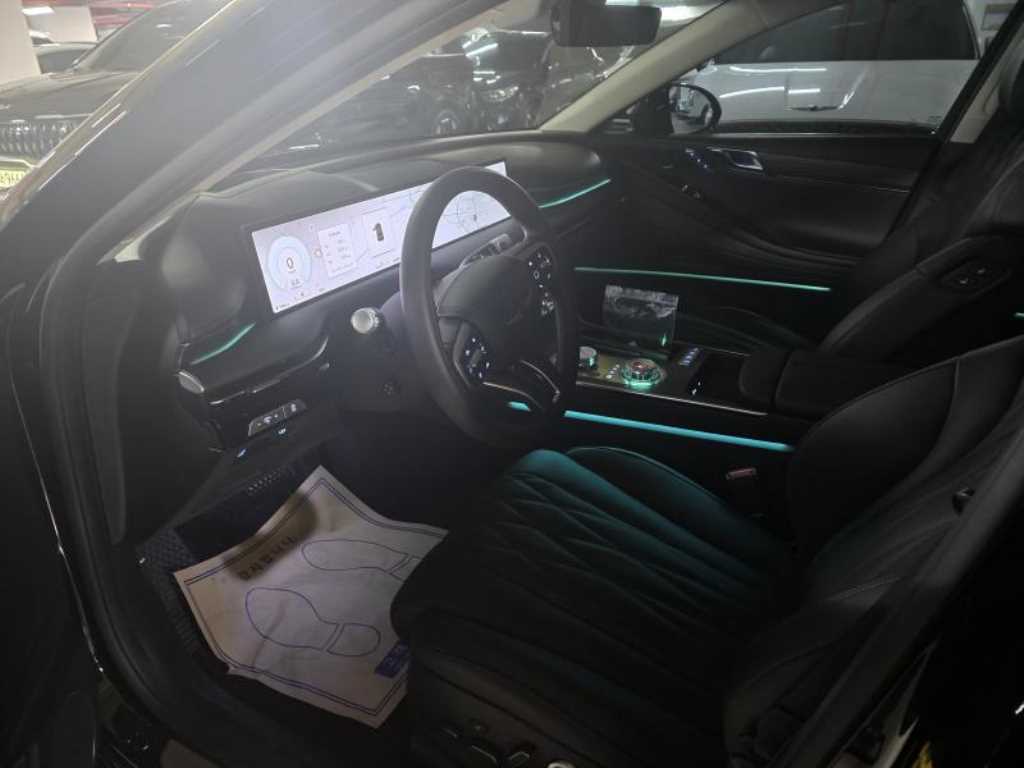 Genesis G80 - Vista 10