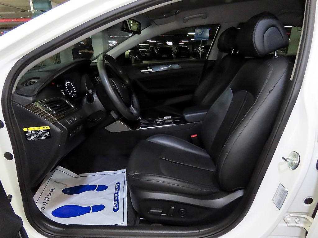 HYUNDAI Sonata - Vista 8