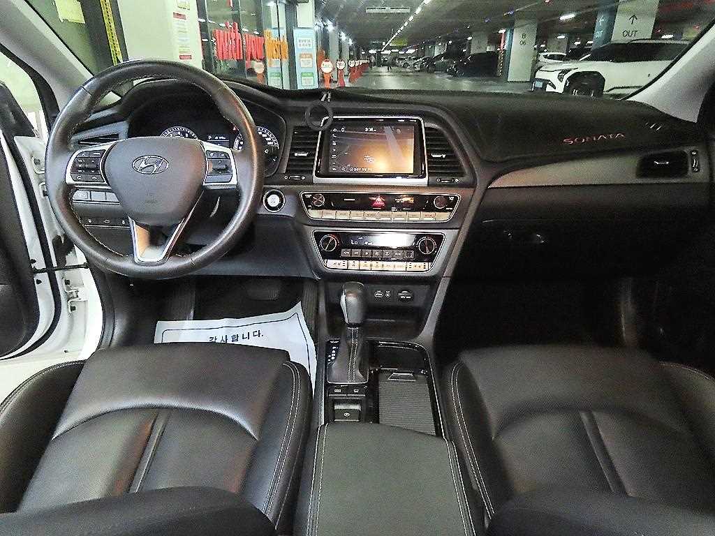 HYUNDAI Sonata - Vista 12