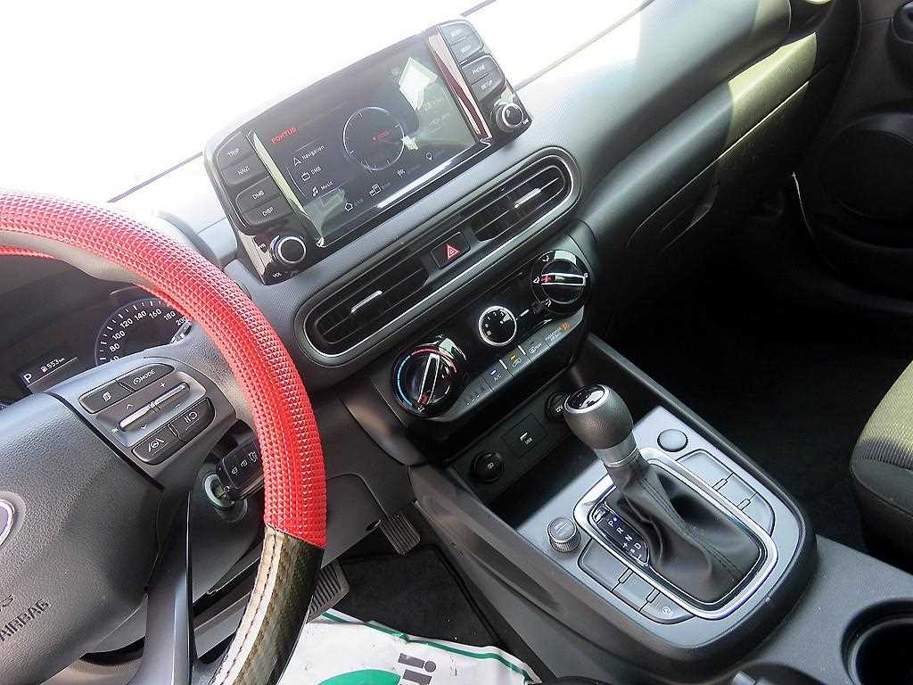 HYUNDAI Kona - Vista 12