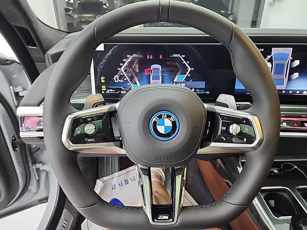 BMW 7 Series - Vista 11