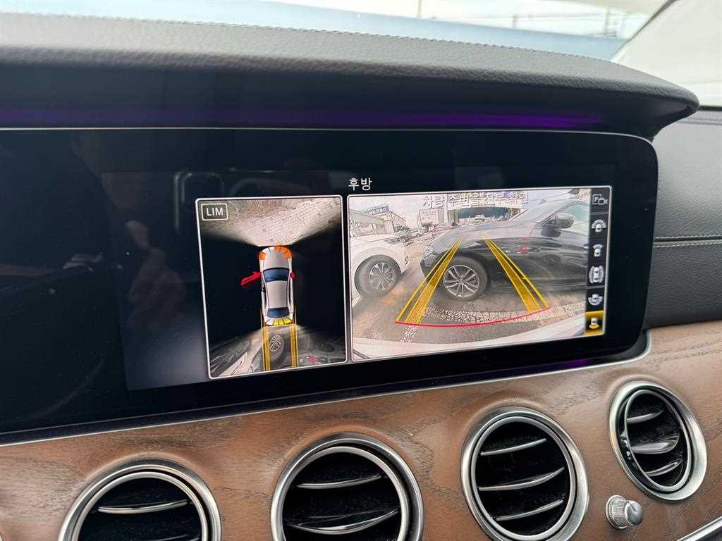 Mercedes Benz E class - Vista 7