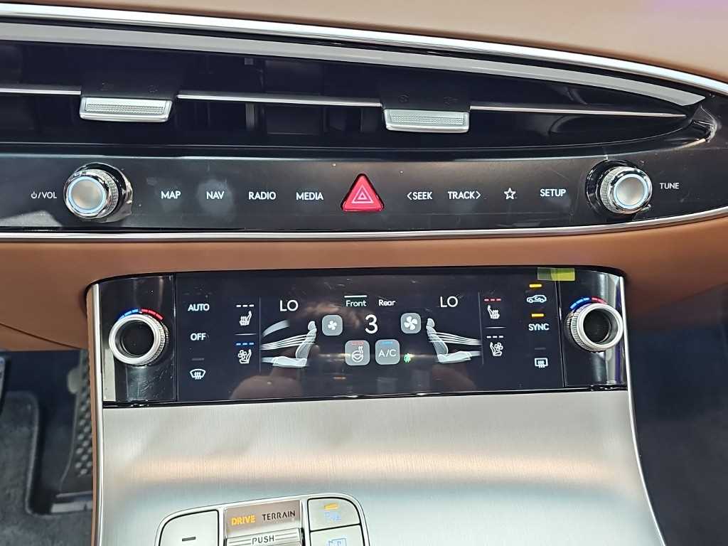 Genesis GV70 - Vista 12