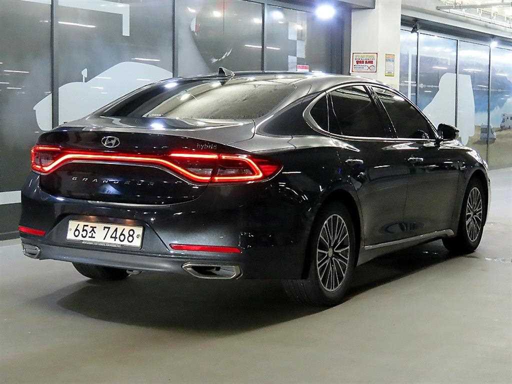 HYUNDAI Grandeur - Vista 6