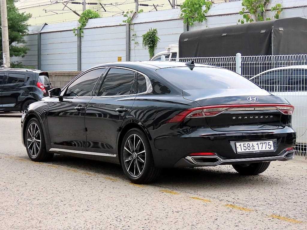 HYUNDAI Grandeur - Vista 3