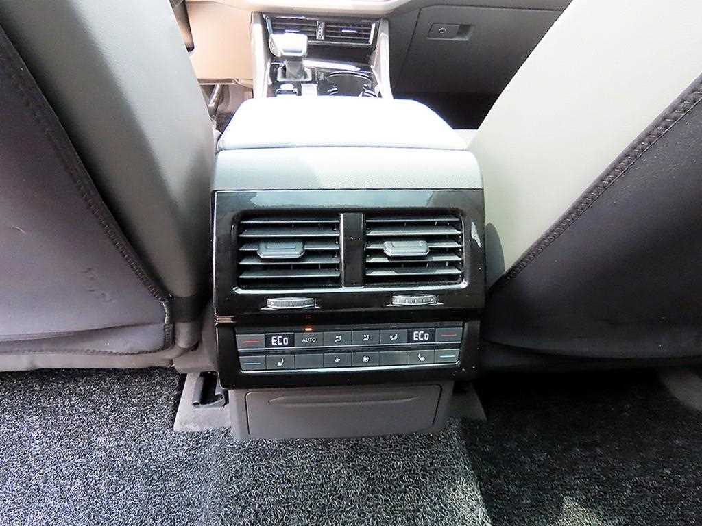 Volkswagen Touareg 2023 Blanco - Importación desde Corea - HF Imports Iquique - Foto 17