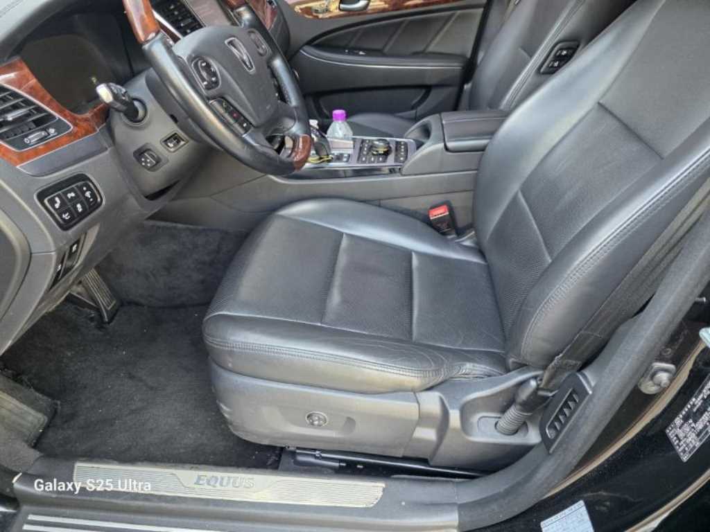 HYUNDAI Equus - Vista 6