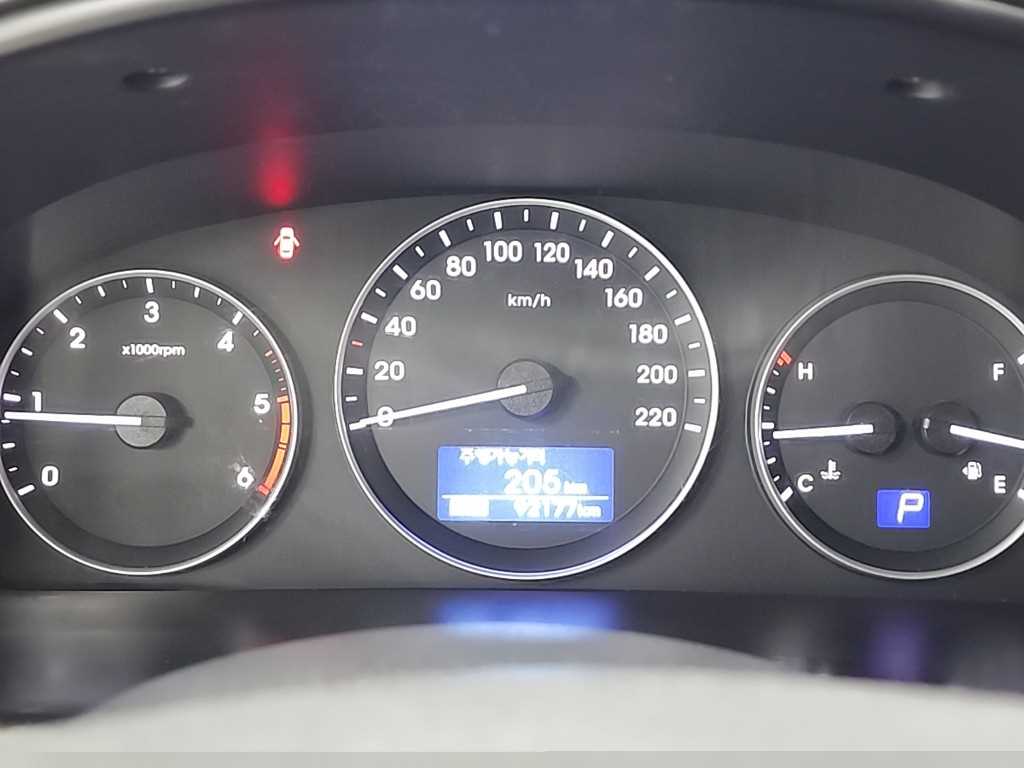 HYUNDAI Starex - Vista 8