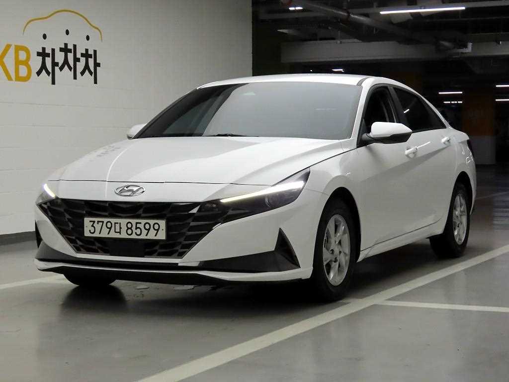 HYUNDAI Avante - Vista 2
