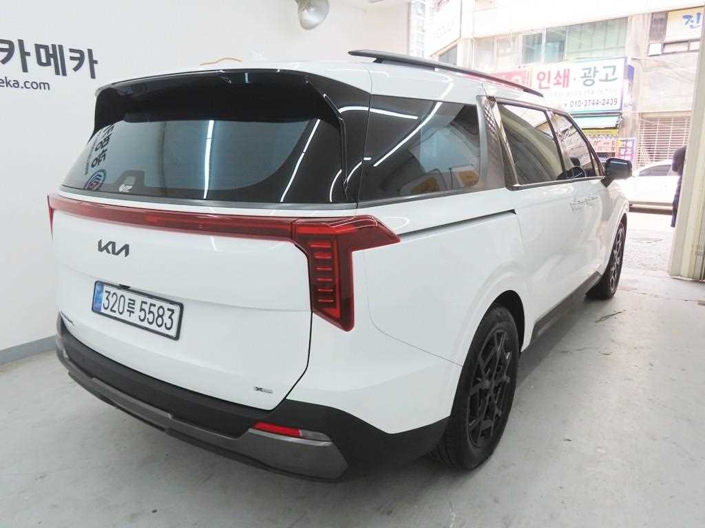 KIA Carnival - Vista 3
