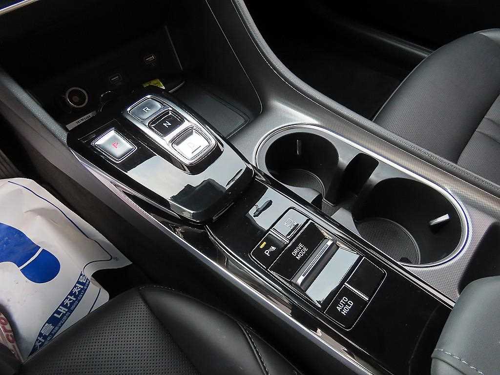 HYUNDAI Sonata - Vista 12