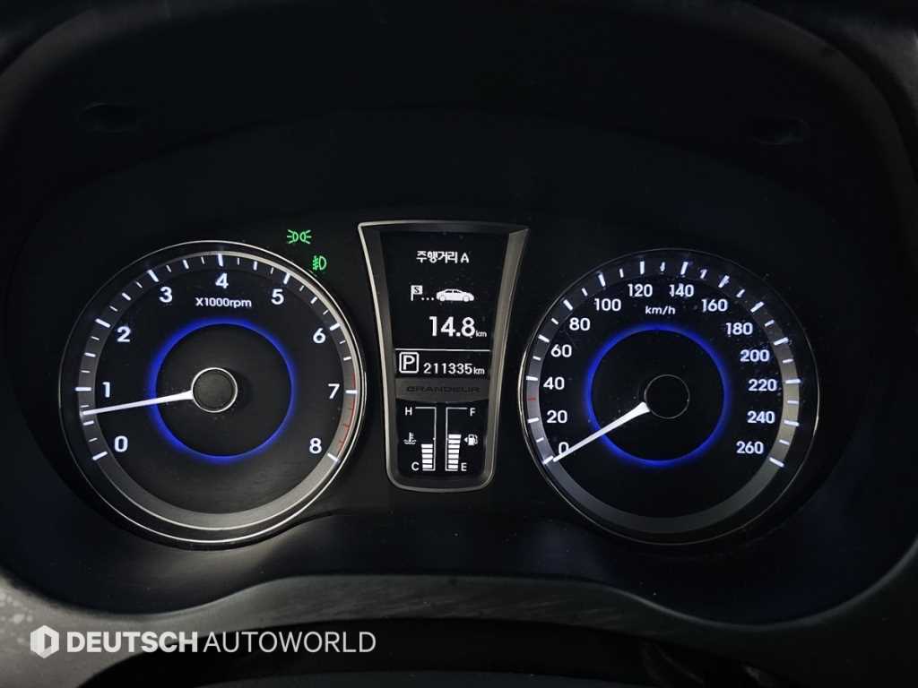 HYUNDAI Grandeur - Vista 10