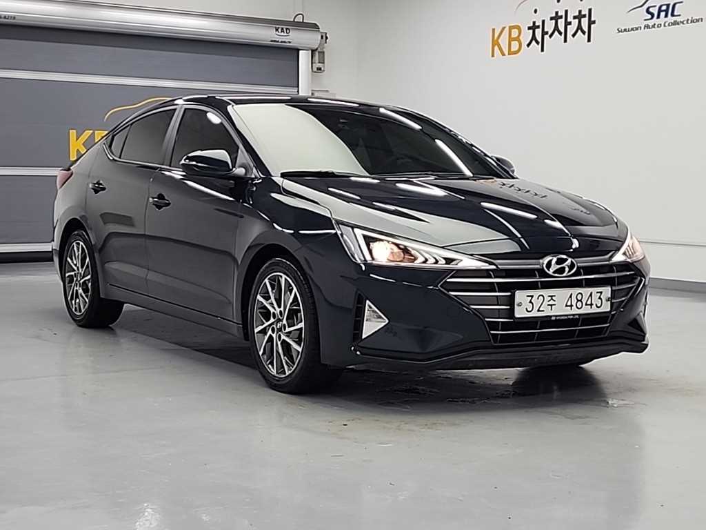 HYUNDAI Avante - Vista 6