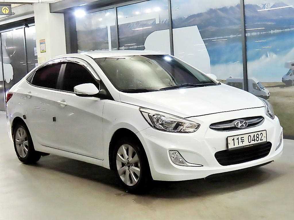 HYUNDAI Accent 2016 Blanco - Importación desde Corea - HF Imports Iquique - Foto 1