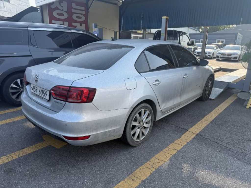 Volkswagen Jetta - Vista 3