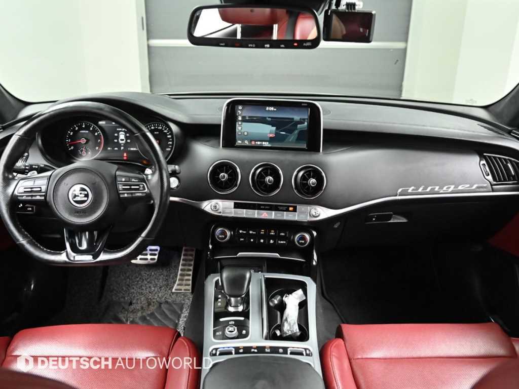 KIA Stinger - Vista 10