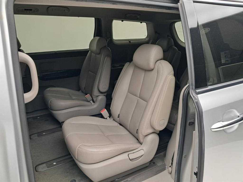 KIA Carnival 2015 Gris - Importación desde Corea - HF Imports Iquique - Foto 14