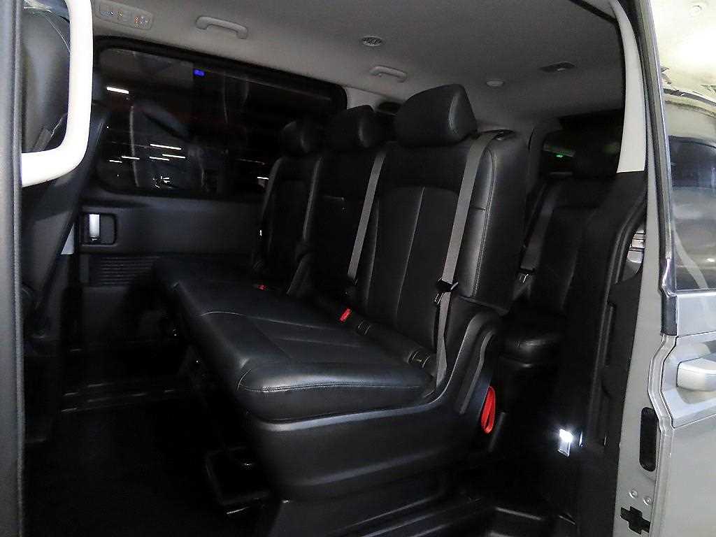 HYUNDAI Staria - Vista 9