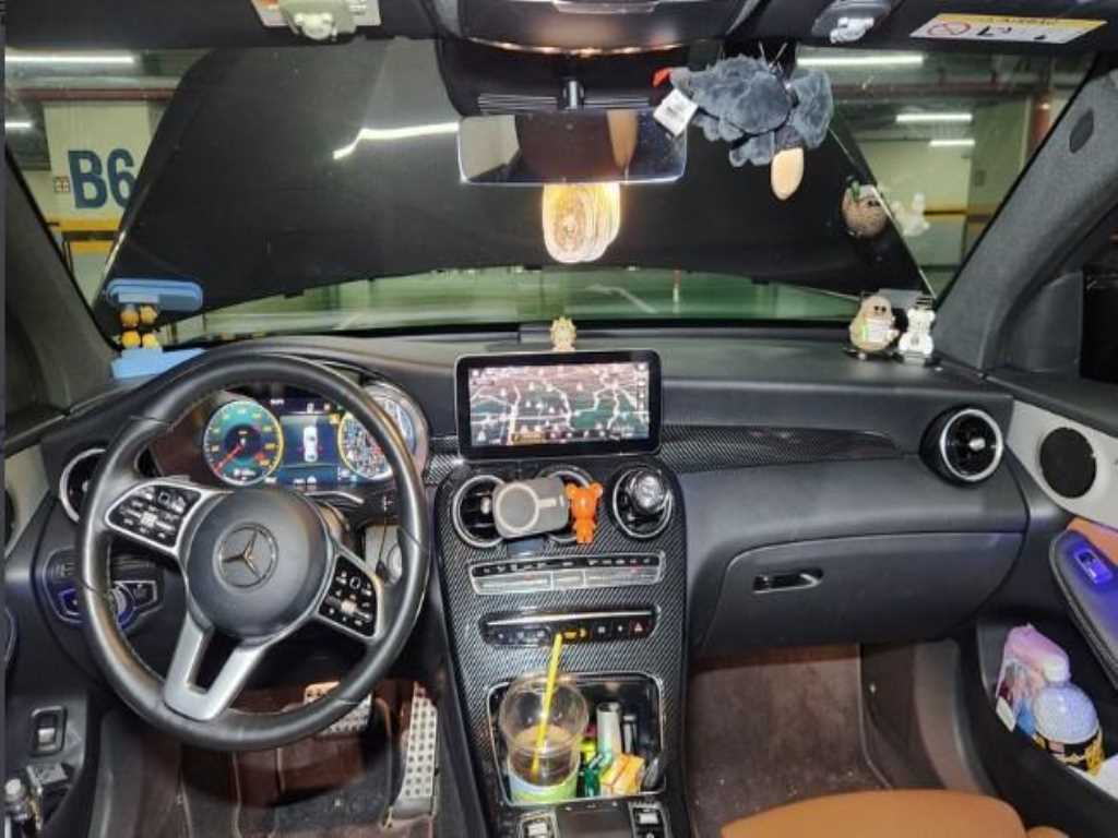 Mercedes Benz GLC Class - Vista 7