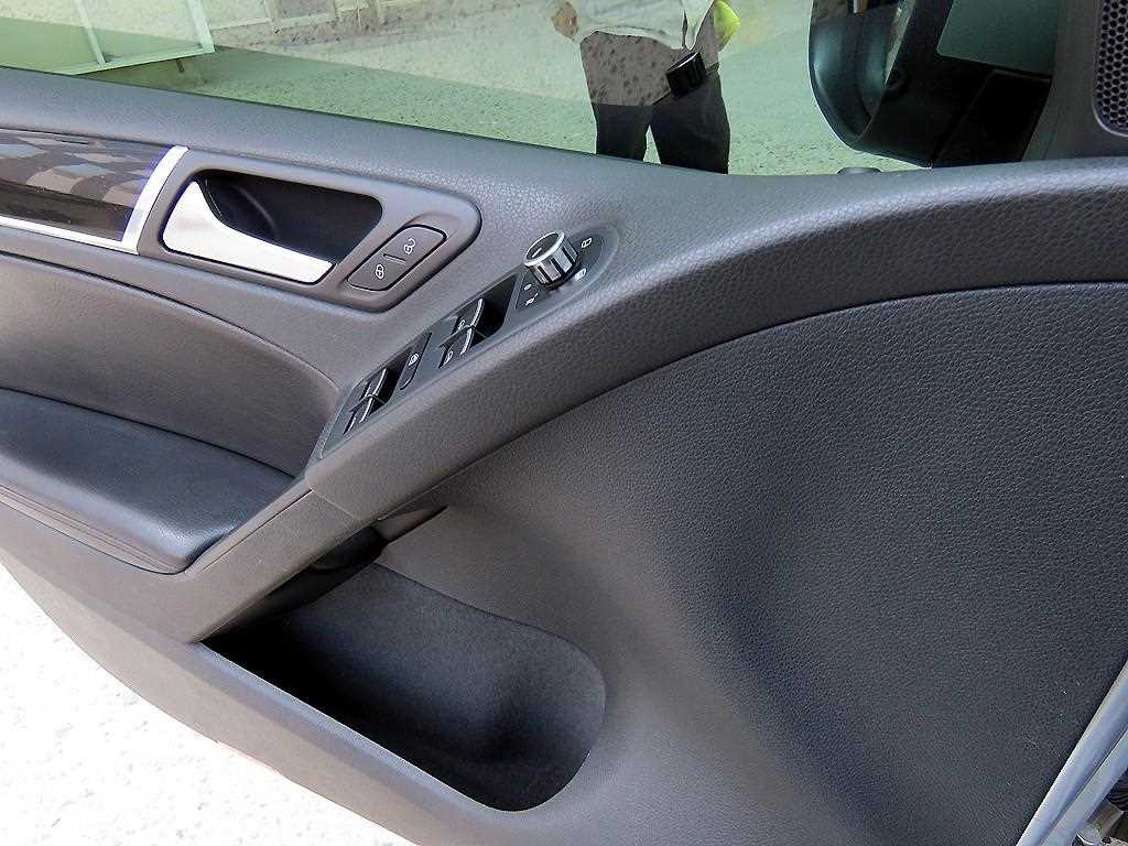 Volkswagen Golf 2010 Plateado - Importación desde Corea - HF Imports Iquique - Foto 13